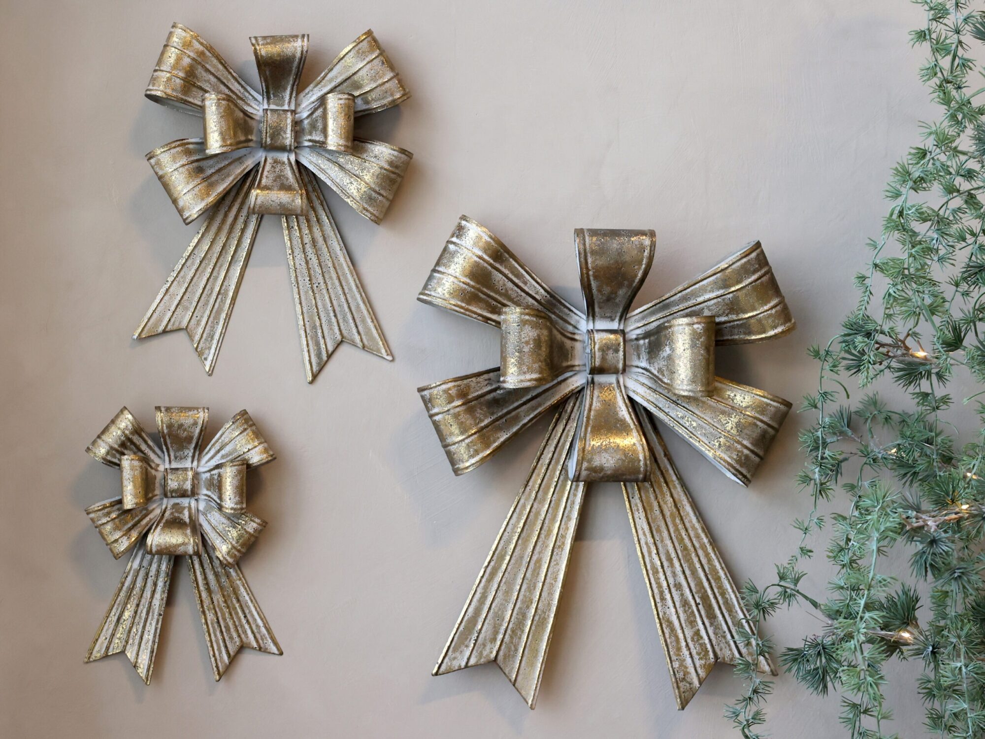 Small Antique Brass Metal Bow