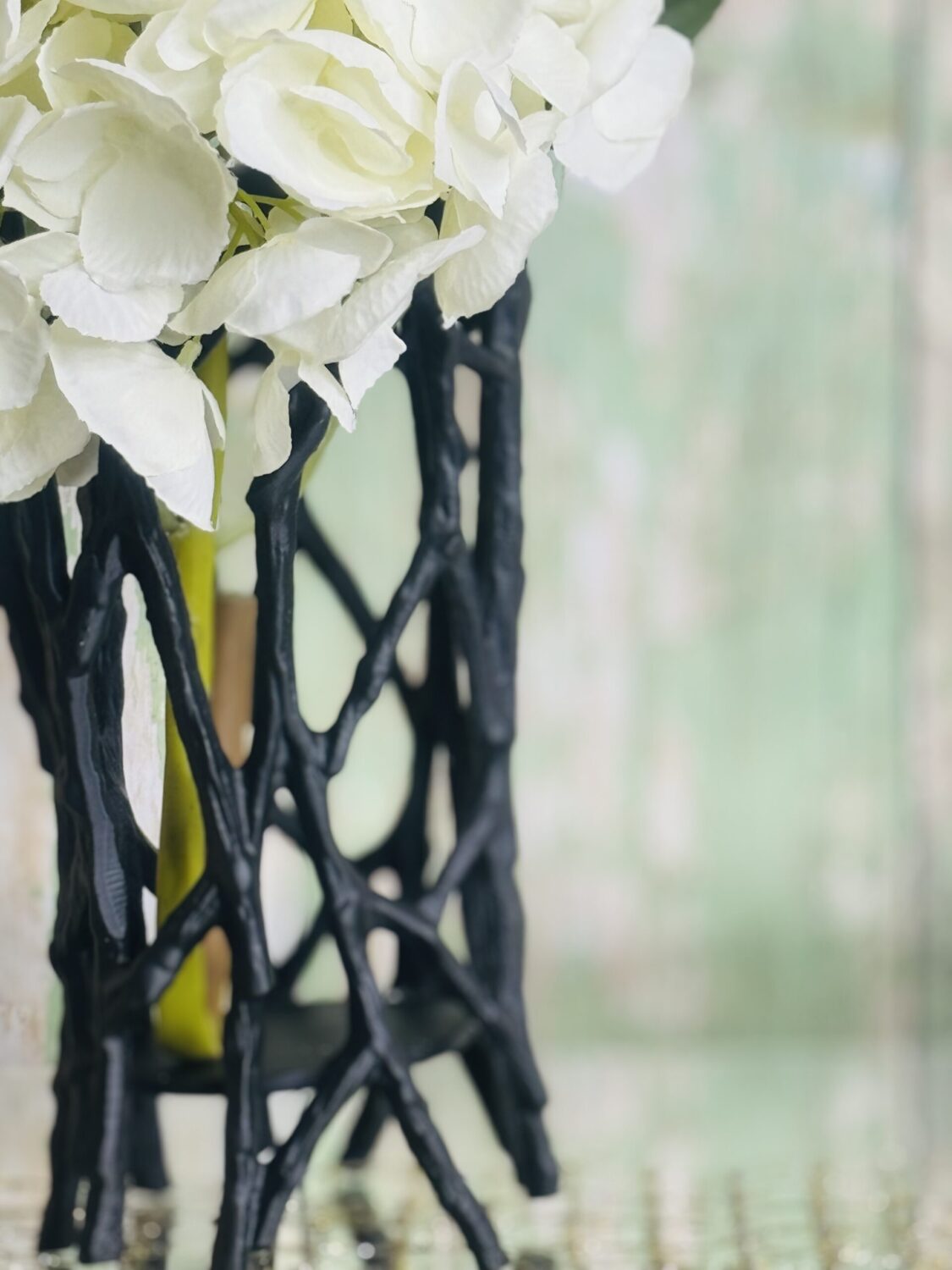 Twig Black Round Pillar Holder