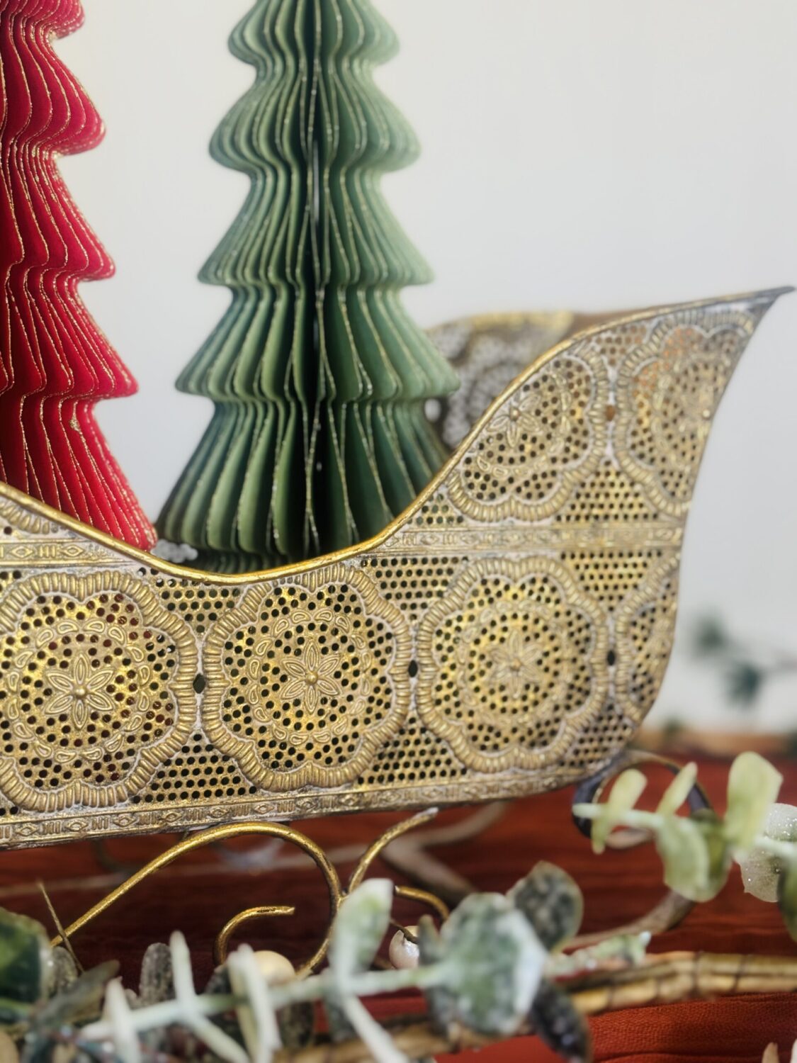 Mottled Gold Vintage Sleigh